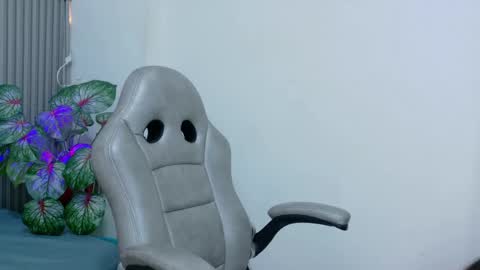 Snapshot of paula_cruzz chatting on May 1, 2026, 8:46 pm PAULA CRUZ online show from May 1, 2026, 8:46 pm
