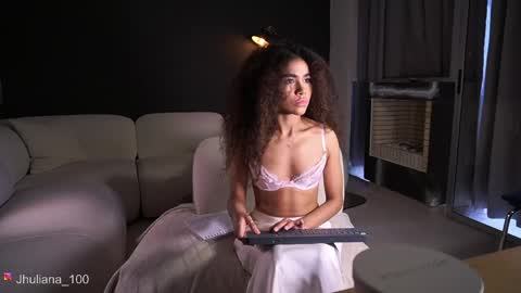 Snapshot of paulacora100 chatting on June 7, 2026, 6:44 pm Paula online show from June 7, 2026, 6:44 pm