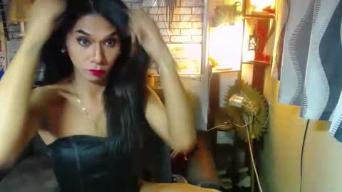 paulaontop online show from January 1, 2025, 5:00 pm