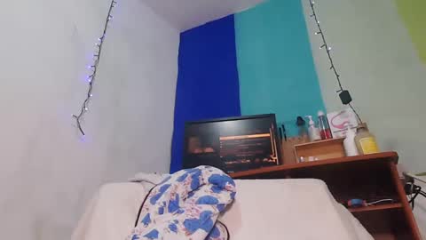 PAULA VALENTINA online show from January 1, 2025, 5:01 am