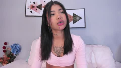 Snapshot of paulete_w chatting on June 2, 2026, 12:18 pm Pau online show from June 2, 2026, 12:18 pm