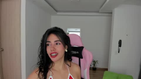 Snapshot of paulina_dossantos chatting on January 18, 2025, 8:09 pm paulina online show from January 18, 2025, 8:09 pm