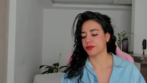 Snapshot of paulina_dossantos chatting on March 10, 2025, 8:56 pm paulina online show from March 10, 2025, 8:56 pm