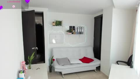 Snapshot of paulina_dossantos chatting on May 22, 2026, 6:46 pm paulina online show from May 22, 2026, 6:46 pm