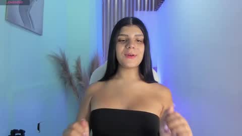 Paulina Belle online show from November 23, 2025, 12:49 pm