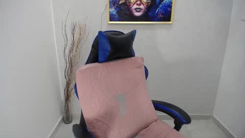 paulinabigcock24 online show from November 19, 2025, 12:05 pm