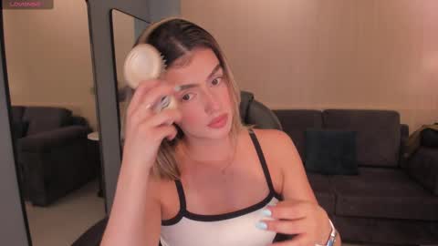 Paulina Santos  online show from March 9, 2025, 5:17 pm