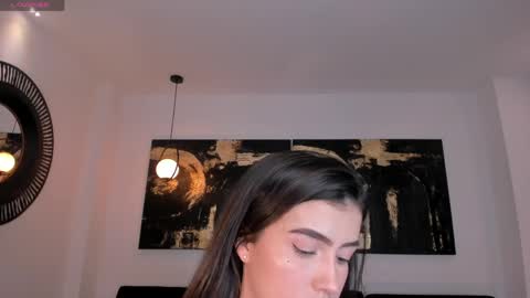 Paulina Santos  online show from April 17, 2026, 8:01 pm