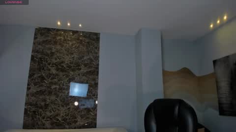 Paulina Santos  online show from May 30, 2026, 7:55 pm