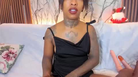 Pauline online show from December 20, 2025, 2:07 am