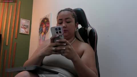 Snapshot of paulinna_curvy chatting on April 11, 2026, 5:17 pm paulinna_curvy online show from April 11, 2026, 5:17 pm