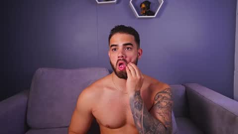 Paul Phoenix online show from November 19, 2025, 8:42 pm