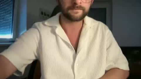 Snapshot of paulsimpsn chatting on June 19, 2026, 5:28 pm love bush online show from June 19, 2026, 5:28 pm