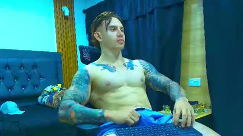 Snapshot of paulthompson_ chatting on July 17, 2026, 5:36 am Paul online show from July 17, 2026, 5:36 am