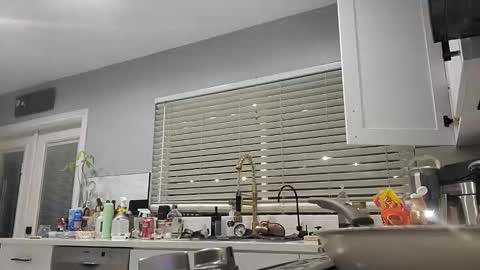 Pavone splash online show from December 21, 2025, 12:29 am