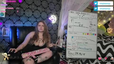 ArtsyHeartsyy online show from December 10, 2024, 4:56 am