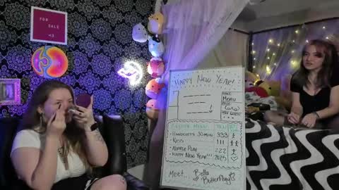 ArtsyHeartsyy online show from January 1, 2025, 5:11 am