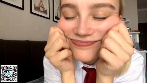 Lola online show from October 19, 2025, 12:28 pm