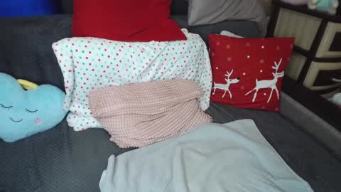 FOUNTAIN SQUIRT online show from January 1, 2025, 2:42 pm