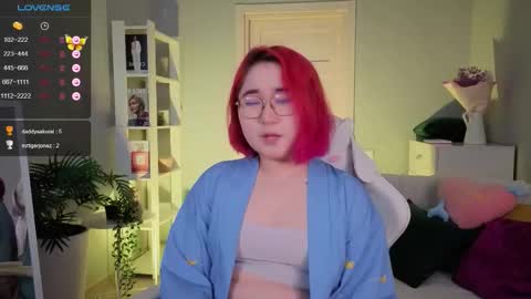 Snapshot of peach_shy chatting on September 25, 2025, 7:12 am Lilian online show from September 25, 2025, 7:12 am