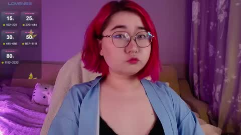Snapshot of peach_shy chatting on October 1, 2025, 7:03 am Lilian online show from October 1, 2025, 7:03 am