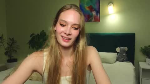 Lexy Peach online show from October 7, 2025, 10:18 pm