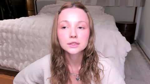 Lili online show from October 16, 2025, 1:34 pm