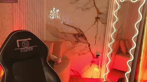 peachy_tay online show from April 7, 2026, 11:10 am