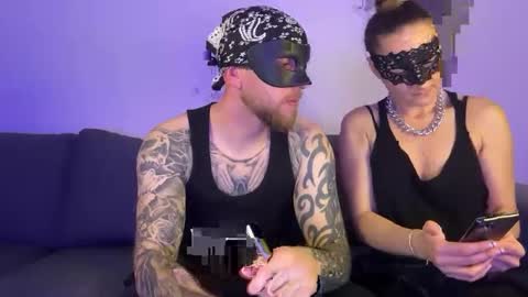 peachyandbarb online show from December 4, 2025, 8:28 pm