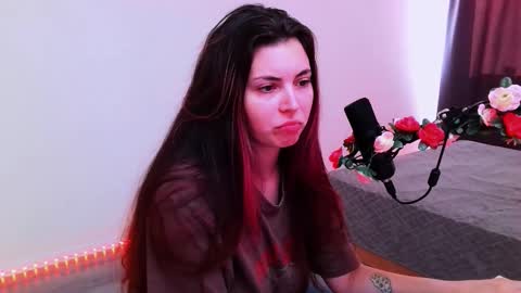 Peachy online show from September 12, 2025, 2:06 pm