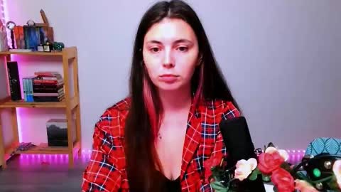 Peachy online show from September 24, 2025, 9:40 pm