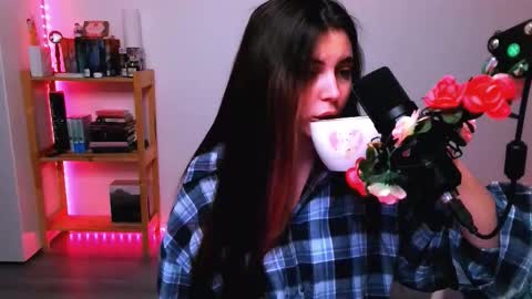 Peachy online show from October 14, 2025, 2:29 pm