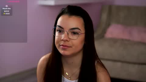 peachyfantasy online show from February 9, 2026, 4:27 am