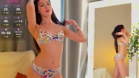 Chloe online show from June 29, 2026, 1:44 pm