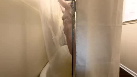 PeachyObsession online show from March 29, 2026, 12:54 am