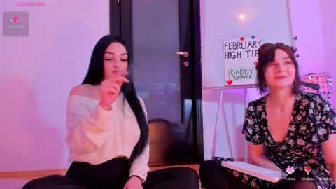 Snapshot of peanaughty chatting on February 18, 2026, 7:15 am Kate online show from February 18, 2026, 7:15 am