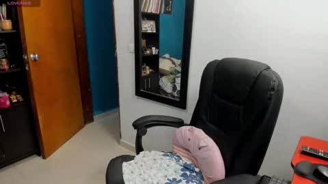 Tangerine Penaut online show from January 17, 2026, 12:15 am