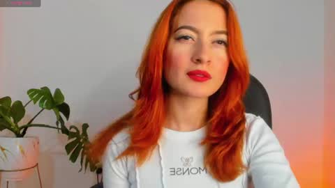 Snapshot of pear__moon chatting on June 19, 2026, 3:11 am LILLY online show from June 19, 2026, 3:11 am