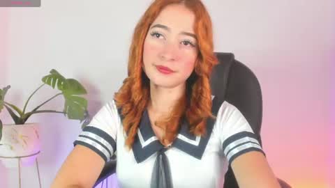 Snapshot of pear__moon chatting on July 5, 2026, 2:51 am LILLY online show from July 5, 2026, 2:51 am