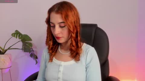 Snapshot of pear__moon chatting on July 6, 2026, 4:42 am LILLY online show from July 6, 2026, 4:42 am