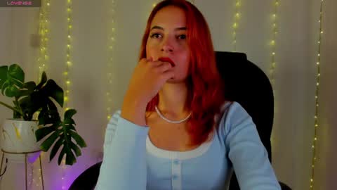 Snapshot of pear__moon chatting on July 29, 2026, 6:44 am LILLY online show from July 29, 2026, 6:44 am
