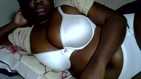 Snapshot of pearl_33 chatting on October 12, 2025, 3:49 am Keci online show from October 12, 2025, 3:49 am