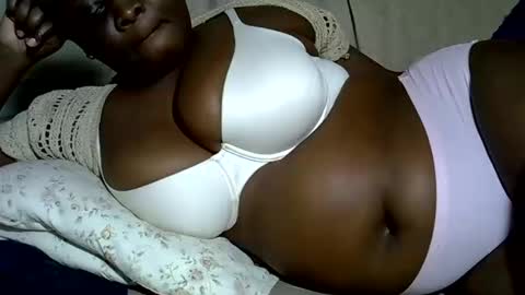 Snapshot of pearl_33 chatting on November 2, 2025, 5:21 am Keci online show from November 2, 2025, 5:21 am