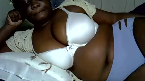 Snapshot of pearl_33 chatting on November 9, 2025, 10:19 pm Keci online show from November 9, 2025, 10:19 pm