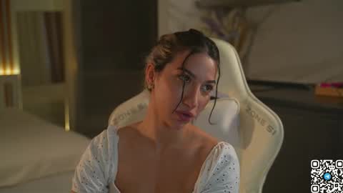 Snapshot of pearly_dream chatting on March 4, 2026, 3:18 pm Leo online show from March 4, 2026, 3:18 pm