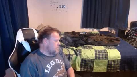 pecker40 online show from December 22, 2024, 10:25 pm