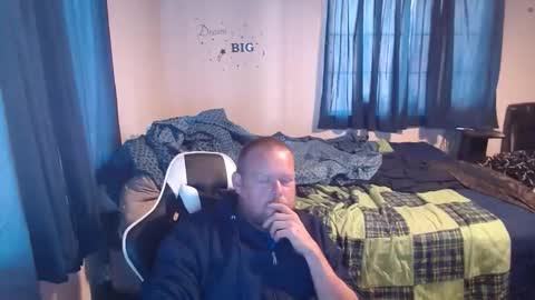 pecker40 online show from January 1, 2025, 5:11 pm