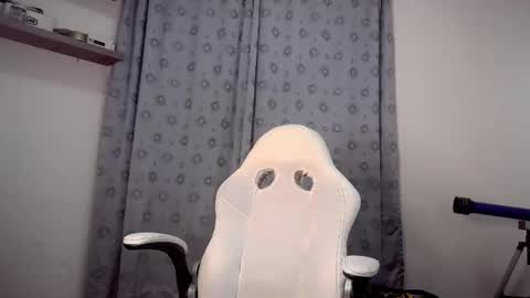 Pedro online show from November 5, 2025, 2:44 am