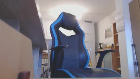 pedrodollo online show from April 14, 2026, 7:14 am