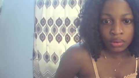 Lizzy online show from October 13, 2025, 11:43 am